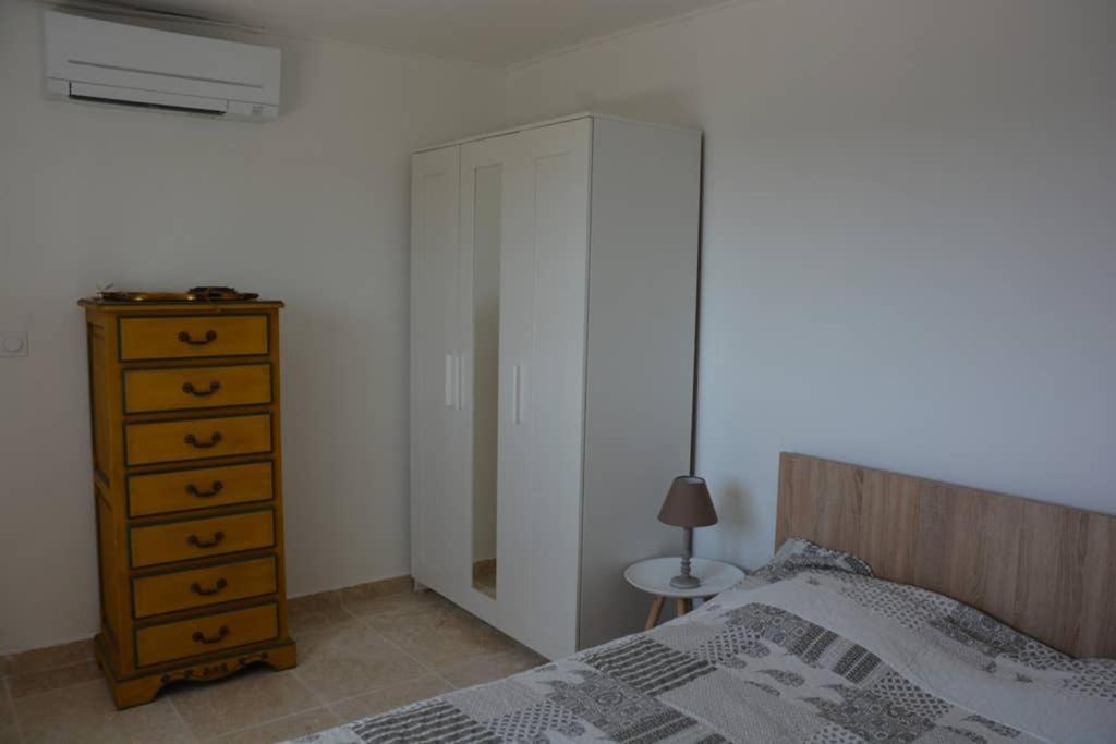 La Venturonne Appartement Neuf Rez De Jardin 45 M2 Vue Mer Et Vignes 10 Mn Des Plages Le Beausset Exteriér fotografie