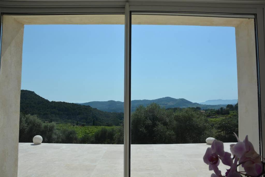La Venturonne Appartement Neuf Rez De Jardin 45 M2 Vue Mer Et Vignes 10 Mn Des Plages Le Beausset Exteriér fotografie