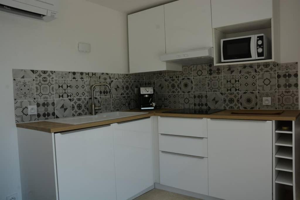 La Venturonne Appartement Neuf Rez De Jardin 45 M2 Vue Mer Et Vignes 10 Mn Des Plages Le Beausset Exteriér fotografie