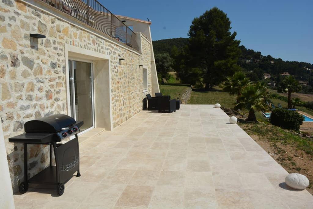 La Venturonne Appartement Neuf Rez De Jardin 45 M2 Vue Mer Et Vignes 10 Mn Des Plages Le Beausset Exteriér fotografie