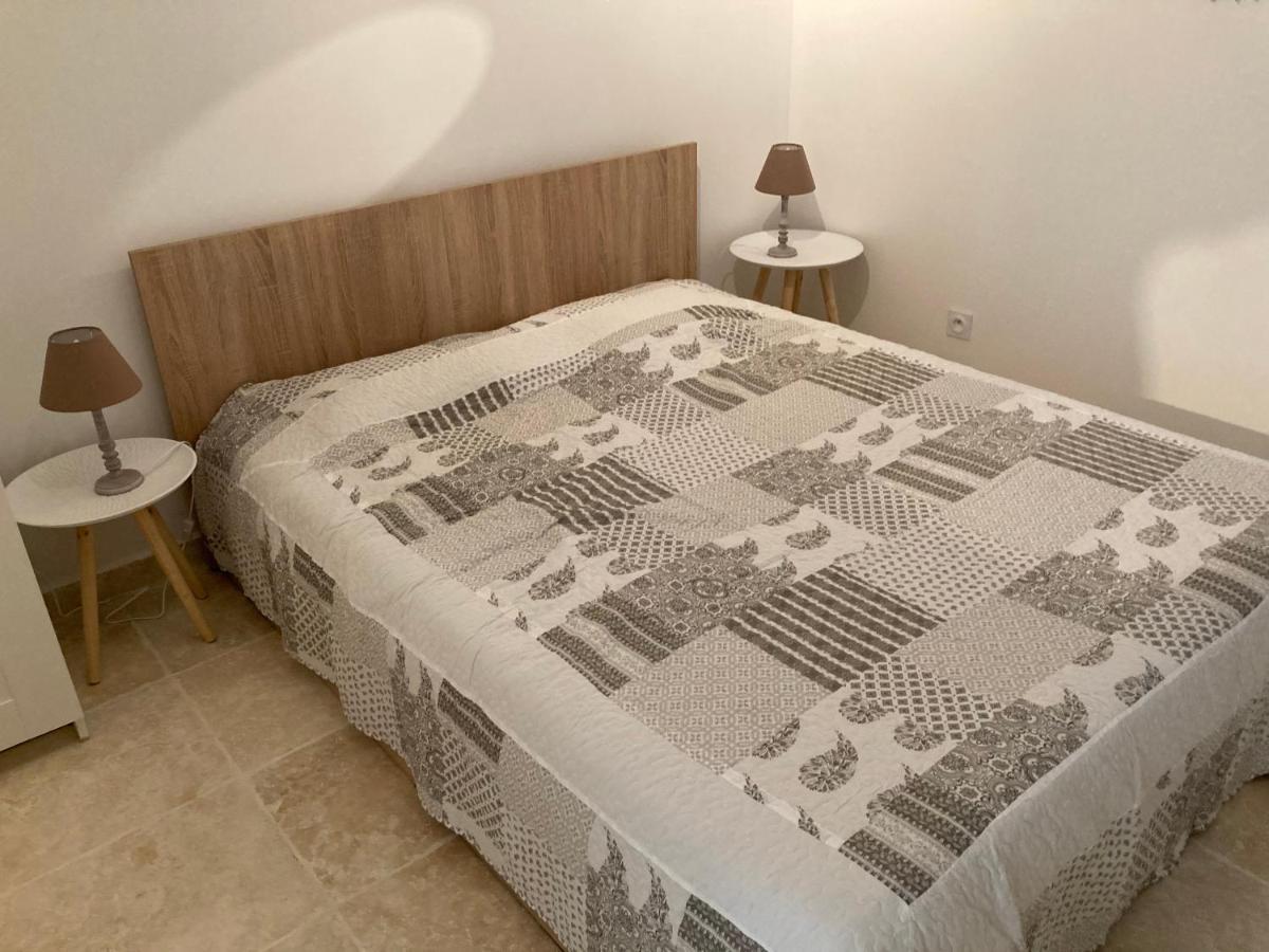 La Venturonne Appartement Neuf Rez De Jardin 45 M2 Vue Mer Et Vignes 10 Mn Des Plages Le Beausset Exteriér fotografie