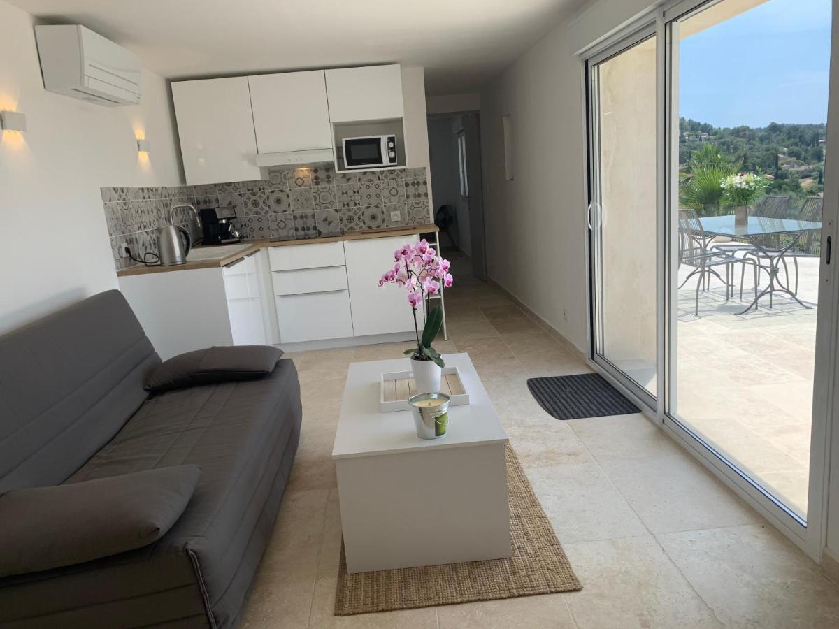 La Venturonne Appartement Neuf Rez De Jardin 45 M2 Vue Mer Et Vignes 10 Mn Des Plages Le Beausset Exteriér fotografie